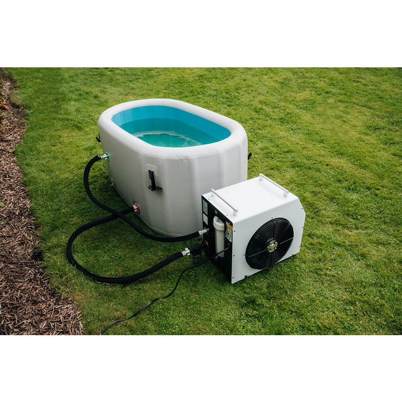 Winthera Eisbad Outdoor Setup mit Kühlgerät und Wasseranschlüssen