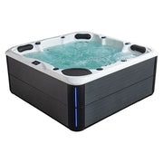 AWT Außenwhirlpool IN-802 mit Wärmepumpe CloudyBlack mit weißem Rand und schwarzem Korpus, gefüllt mit türkisblauem Wasser