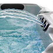 AWT Außenwhirlpool IN-804 mit Wärmepumpe Sterling Silver Wasserdüsen Detail