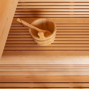 EAGO AWT E1813C Pinienholz Sauna - Holzeimer und Kelle auf Saunabänken