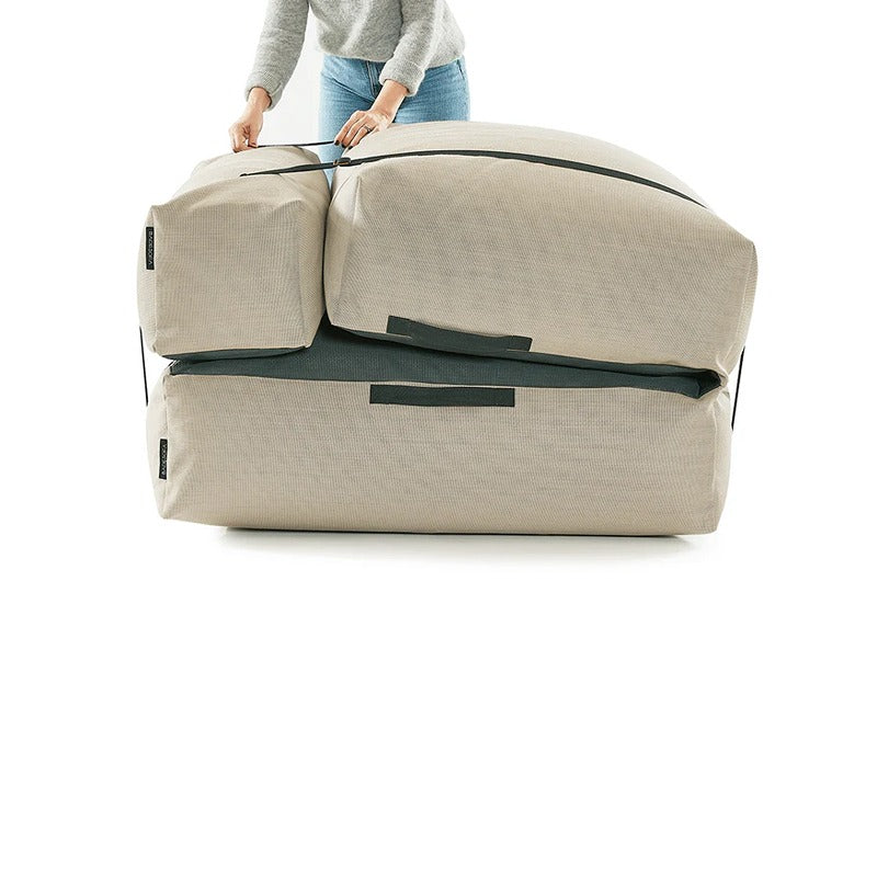 Zusammengefaltetes POOLSOFA Double mit Gurten – ideal für Lagerung und Transport