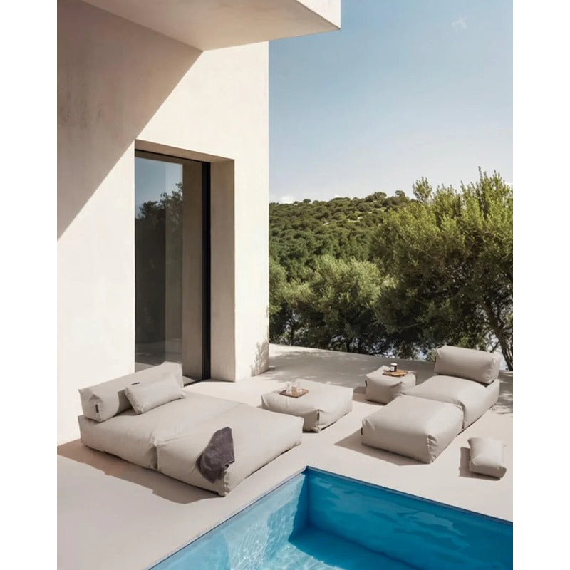 POOLSOFA Single Beige als harmonisches Ensemble auf moderner Poolterrasse
