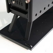 Alttext: Metallbodenplatte als Hitzeschutz unter dem Saunaofen der Zeltsauna