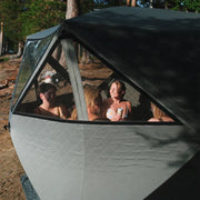 Bast Näver Deluxe Zeltsauna mit zwei Personen im Wald, tragbare Gartensauna für 2-6 Personen