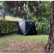 Bast Näver Deluxe Zeltsauna schwarz im Garten unter Bäumen, portable Gartensauna für 2-6 Personen