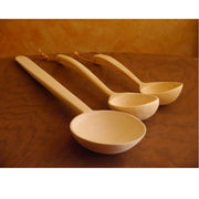 Blumenberg Sauna-Aufgusskellen aus naturbelassenem Holz mit Lederriemen