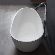 Freistehende ovale Mineralguss Badewanne EAGO AWT StoneArt BS-505 in Weiß mit hochglänzender Oberfläche und moderner Armatur in Chrom