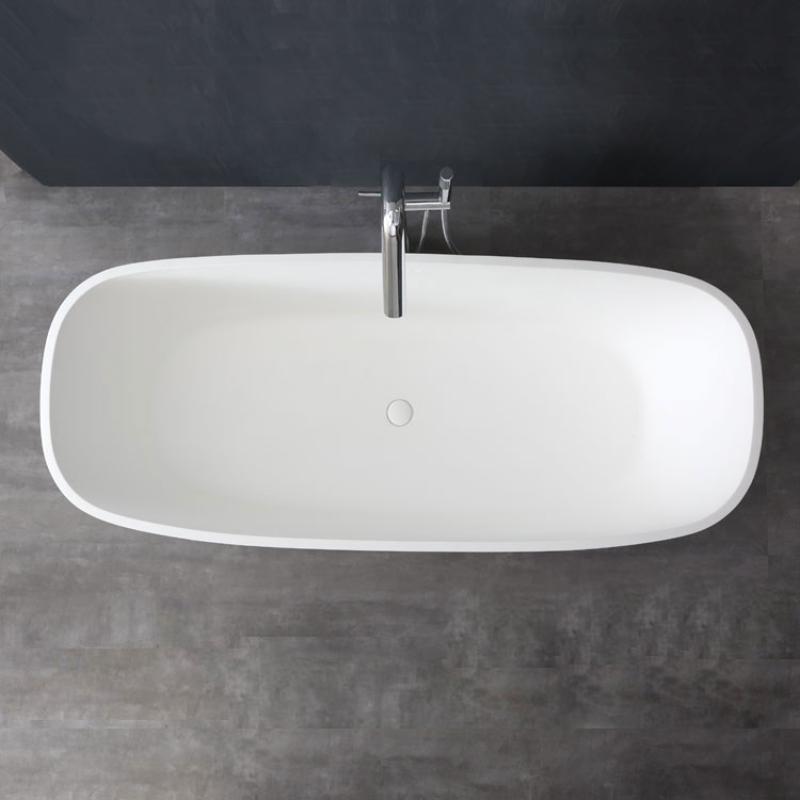 EAGO AWT StoneArt BS-528 Freistehende Mineralguss Badewanne in Weiß mit moderner Armatur, von oben fotografiert