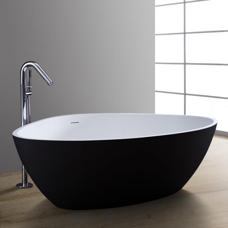 Freistehende Mineralguss Badewanne EAGO AWT StoneArt BS-533 in Schwarz-Weiß mit ovaler Form und moderner Standarmatur in poliertem Chrom