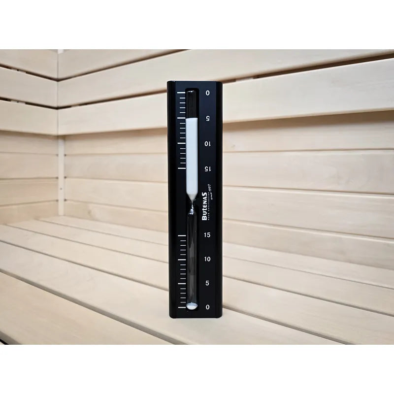 Butenas BuBlack PRO Innensauna Zubehörset - Premium Thermometer mit schwarzem Gehäuse und Skala, montiert auf Holzwand einer Innensauna
