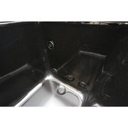 Chill Tubs Obsidian V2 – Detail der Eckverbindung des grauen Verbunddeckels mit Holzstruktur