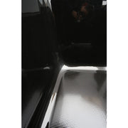 Chill Tubs Obsidian V2 – Innenraum-Detailaufnahme mit Fokus auf präzise Verarbeitung