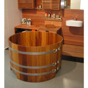  Eisbad aus Holz in einem Tiny House Badezimmer – hochwertig, minimalistisch und platzoptimiert