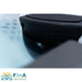 Detailaufnahme des integrierten Bluetooth-Lautsprechers im FinA Luno Outdoor Whirlpool – wasserresistent mit elegantem Gitterdesign für satten Klang im Spa-Erlebnis.