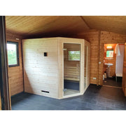 FinA Wellness Frieda Ecksauna aus Massivholz mit raumsparendem Eckdesign in modernem Badezimmer