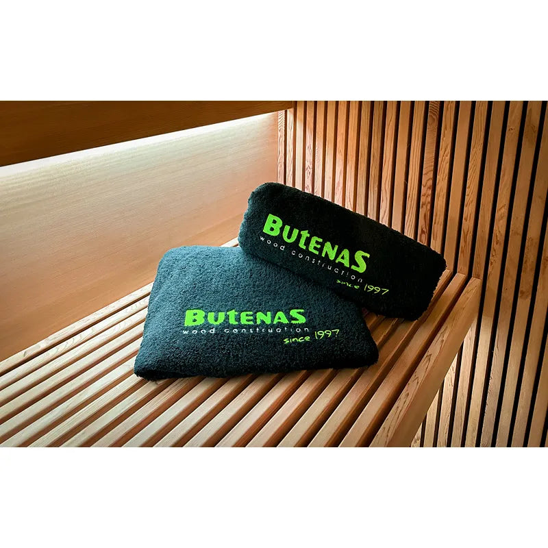 FinA Wellness Frieda Mini Sauna Zubehör - Handtücher mit Logo auf Holzbank innen