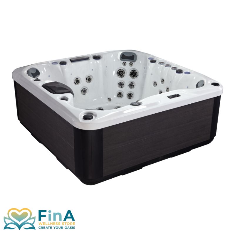 Perspektivansicht des FinA Soluna Outdoor Whirlpools für 7 Personen mit dunkler Seitenverkleidung, weißer Acrylwanne und Massagedüsen