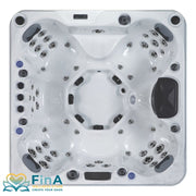 Topansicht des FinA Soluna Whirlpools für 7 Personen mit symmetrisch angeordneten Massagedüsen, ergonomischen Sitzen und zentralem Fußbereich