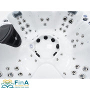 Innenansicht des FinA Soluna Whirlpools mit vollständiger Sitzanordnung und flächendeckender Düsenverteilung für intensive Hydromassage