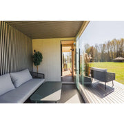 Genevas St. Moritz Modular Sauna Shower Außenbereich mit Veranda und Gartenblick