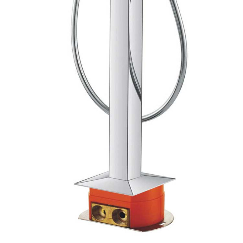 EAGO StoneArt Grande 730700 Standarmatur mit silbernem Rohr und roter Basis, angeschlossene Duschschlauch-Verbindungen sichtbar