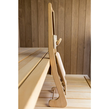 Halu Backrest High aus Red Cedar – ergonomische Rückenlehne für die Sauna in Seitenansicht
