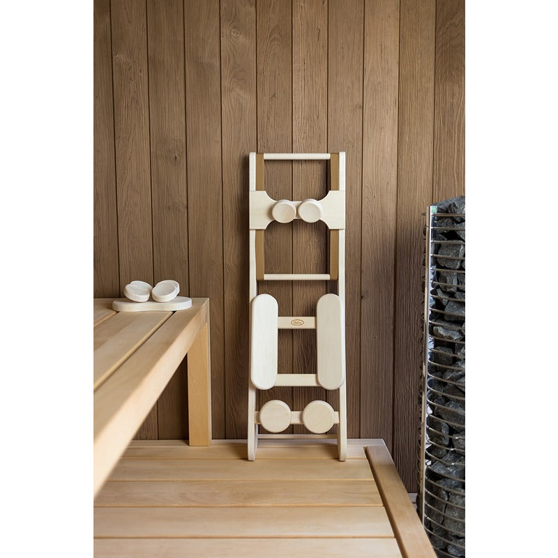 Frontalansicht der Halu Backrest High aus Espenholz – Premium Rückenlehne für die Sauna