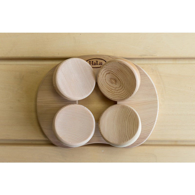 Halu Sauna Round Kopfstütze aus Red Cedar – Detailaufnahme der flexiblen Holzschalen auf runder Basis.