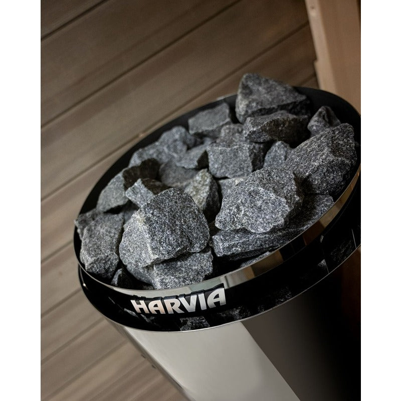 Harvia Cilindro Saunaofen Black Steel mit großzügiger Steinfüllung für kräftige Aufgüsse.