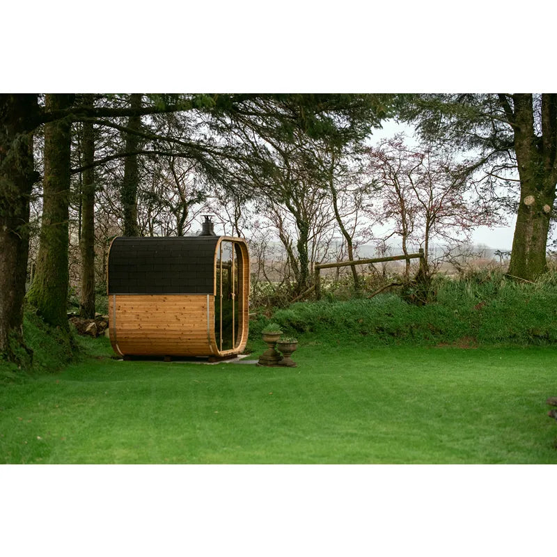 Hekla Cube 160/210/250 Gartensauna aus Holz im Wald, moderne Fasssauna für 2/4/6 Personen