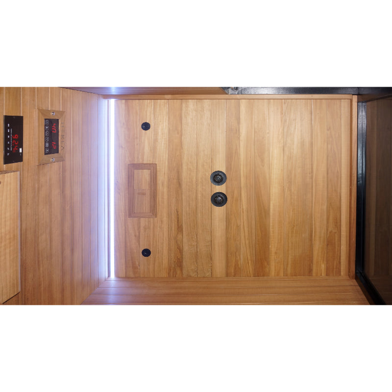 Rückwand der Hekla IR 100 Infrarotsauna mit LED-Lichtleiste, Lautsprechern, Bedienfeld und Belüftung – Detailansicht des Innenraums