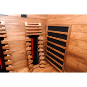 Hekla IR 130 Infrarotsauna 130x120 Innenansicht mit Holzbank und Infrarotheizelementen für 2 Personen