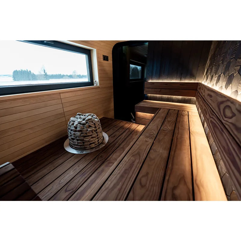Huum Hive elektrischer Saunaofen 12/15/18 kW Standofen mit Saunakübel in moderner Wellness-Sauna mit Holzausstattung