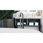 JEE-O cone Standarmatur in modernem Badezimmer mit Whirlpool, chromfarbenes Design an Badewanne