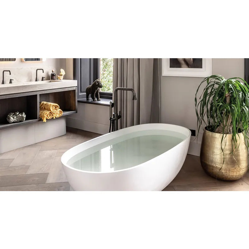 JEE-O cone Standarmatur in modernem Badezimmer mit freistehender Badewanne