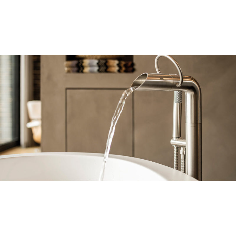 Handbrause der JEE-O pure Armatur in Nahaufnahme