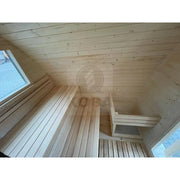 KOBA Iglu Gartensauna Innenraum mit Holzbänken und gewölbter Deckenform