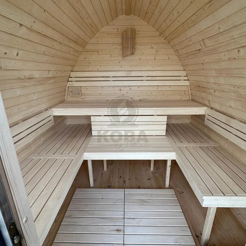 KOBA Iglu Gartensauna Innenraum mit charakteristischer Iglu-Form, Holzbänken und gewölbter Deckenarchitektur