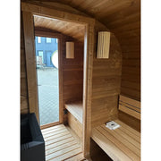 KOBA Quadro Gartensauna Innenraum mit Holzbänken, Glasfront und Infrarotheizelementen