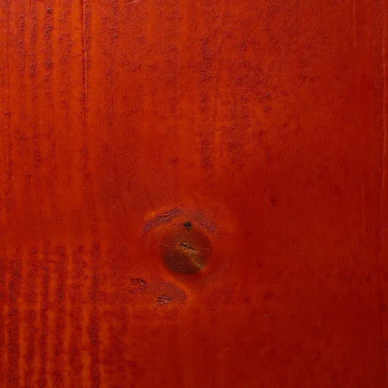 KOBA Quadro Gartensauna Seiteneintritt rote Holzwand Detailaufnahme mit Befestigungselement