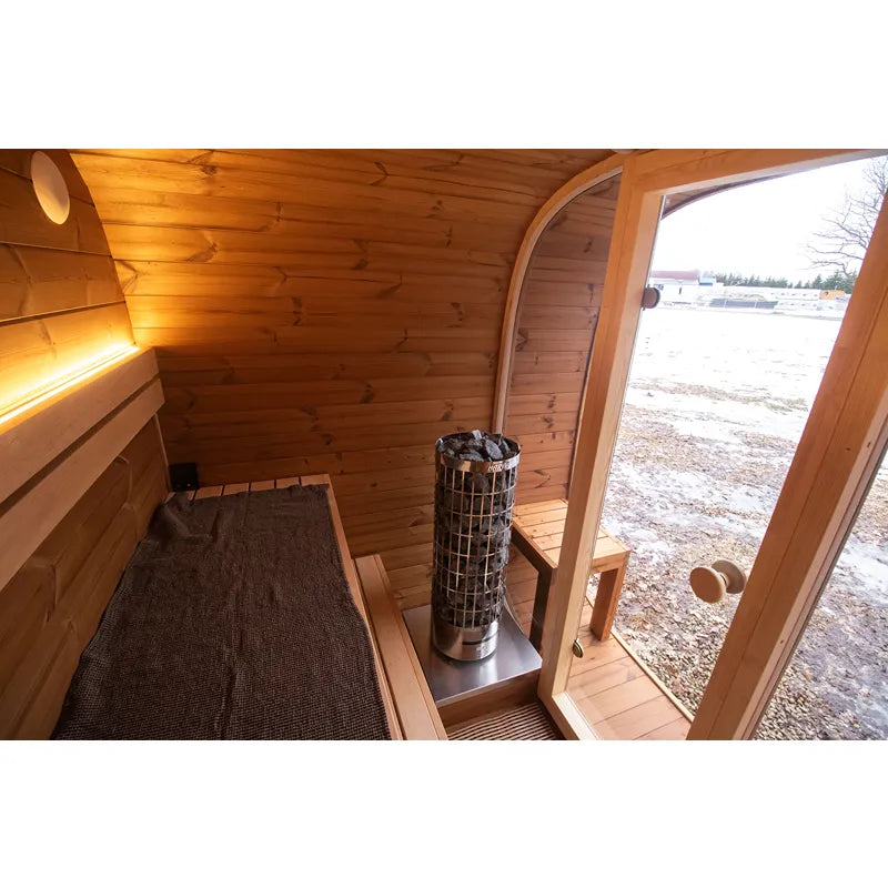 Leil Dice Comfy Gartensauna 4 Personen 2 Räume von Leil Saunas mit Holzbank, Saunaofen und Glastür im Innenraum