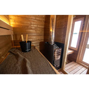 Leil Dice Dual Gartensauna Innenraum mit Holzbänken, Saunaofen und Glastür