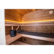 Leil Dice Pocket Gartensauna Innenraum mit Holzbänken, LED-Beleuchtung und Saunakübel