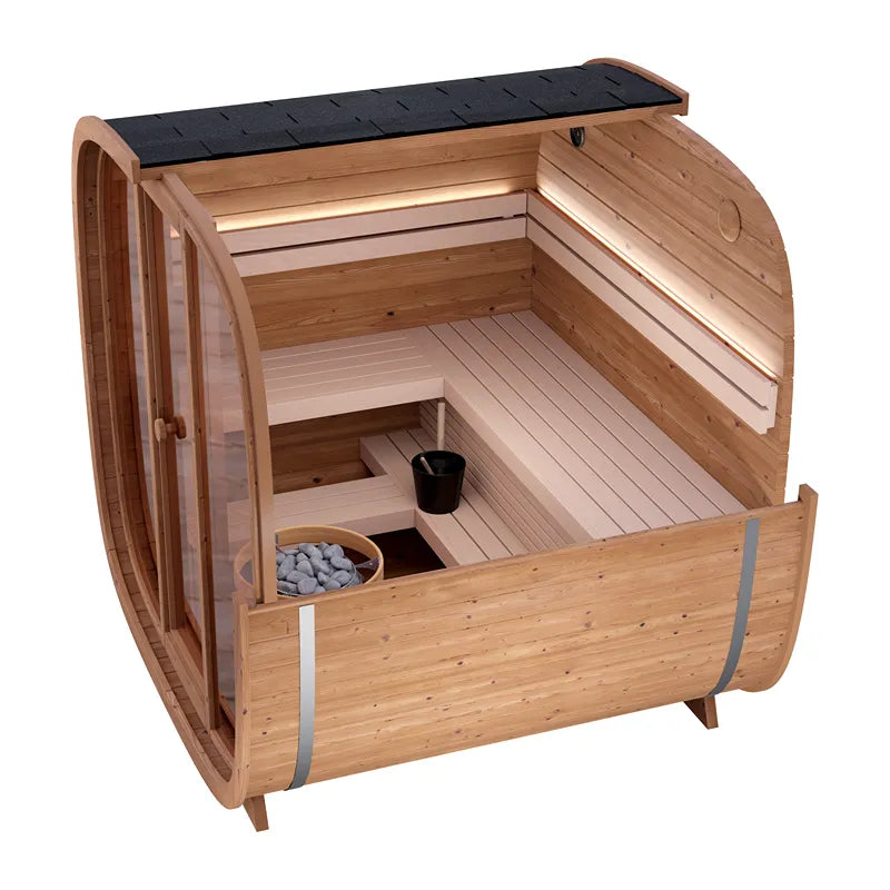 Leil® Dice Solo – Gartensauna 5 Personen 4,5 m² von Leil® Saunas mit Holzkonstruktion, geöffneter Tür, Holzbänken und Saunaofen
