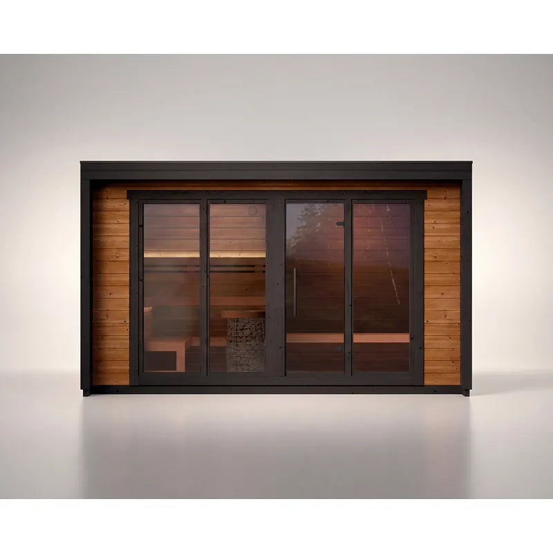 Leil® Patio L Gartensauna 5 Personen 9,6 m² mit Holzverkleidung, schwarzem Rahmen und Glasschiebetüren, Innenraum mit Holzbänken sichtbar