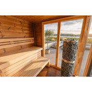 Leil Patio S Gartensauna 4 Personen mit Holzbänken, Glastüren und Saunaofen mit Blick auf See