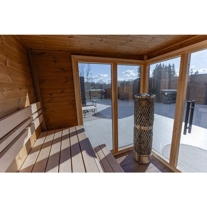 Leil Patio S Gartensauna 4 Personen mit Holzbänken, Ofen und großen Glasflächen im Außenbereich