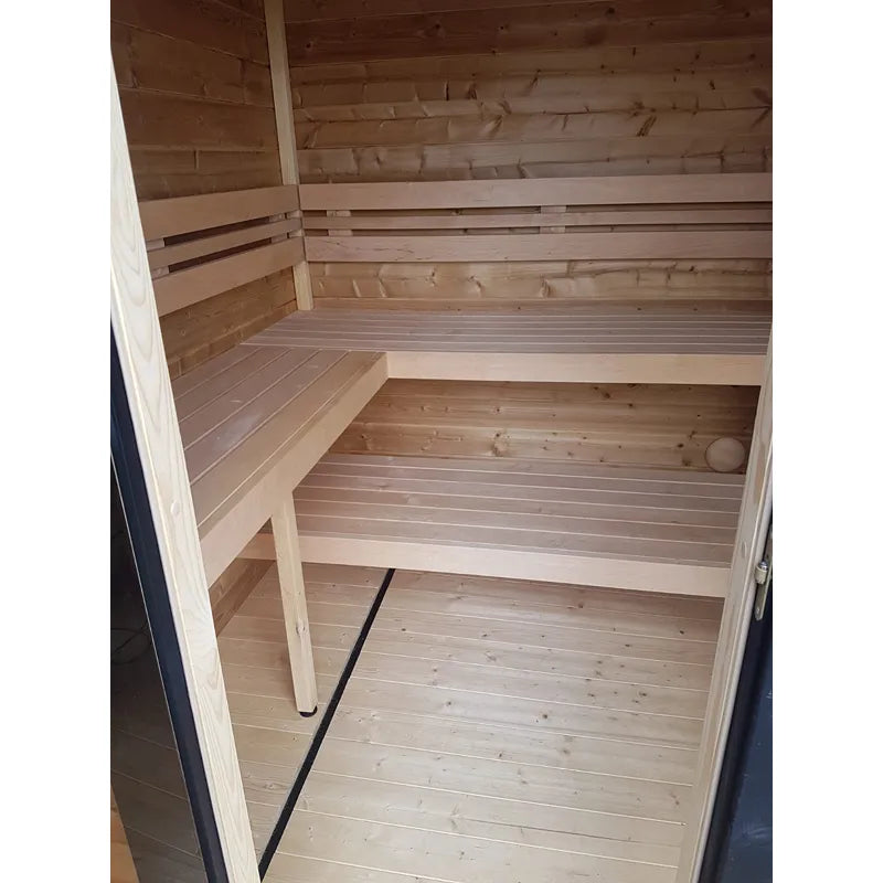 Leil Patio S Plus Gartensauna Innenraum mit Holzbänken und Holzbrettern