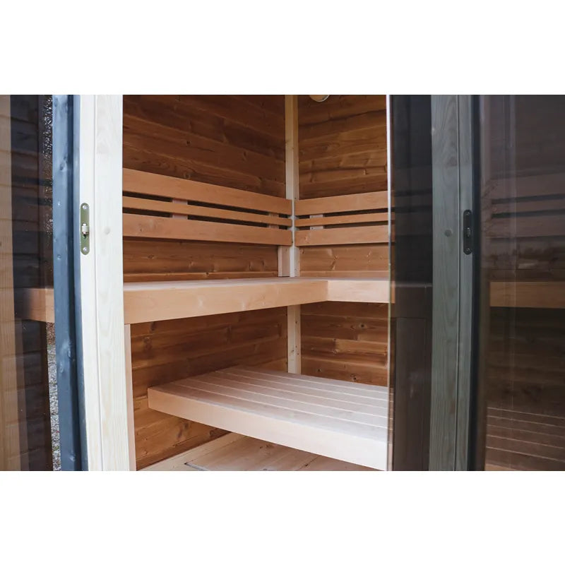 Leil® Patio XS Gartensauna von Leil® Saunas mit Holzbänken auf zwei Ebenen, Innenansicht