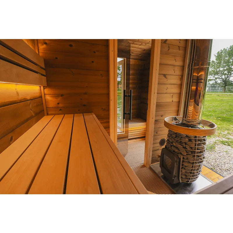 Leil® Round Cube Double Premium Gartensauna mit Holzbänken, offenem Saunaraum und Ofen im Garten